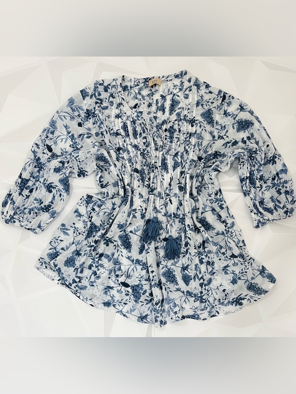 Elie Tahari Blue Floral Pintuck Tassel Top 100% Cotton.
Relaxed Peasant Sze 3XL - Picture 8 of 11